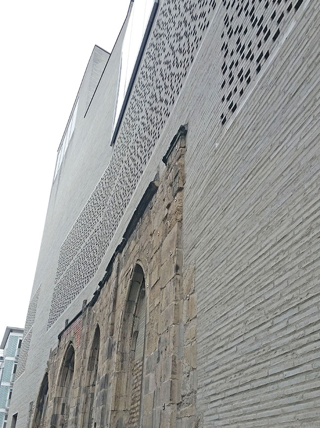 Kolumba Architektur Fassade querformat hochkant alt und neu